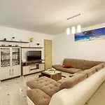 Βίλα Complex Of Two Aurora-marisol With 2 Pools Only 200m From The For Up To 20 Persons - Wiibuk