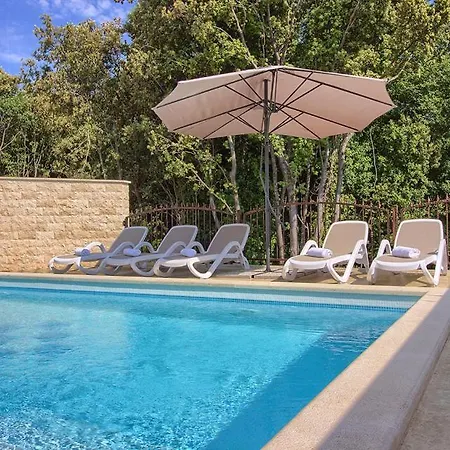 Complex Of Two Aurora-marisol With 2 Pools Only 200m From The For Up To 20 Persons - Wiibuk Villa *